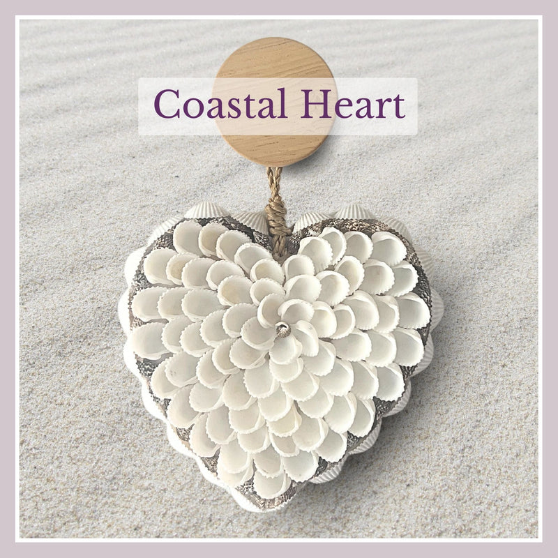 COASTAL HEART: Shell Decor