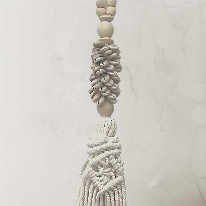 GYPSY DREAM : Macrame, Cowrie Shell and Wooden Bead Tassel
