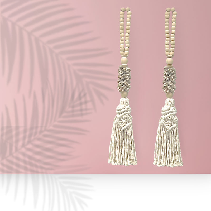 GYPSY DREAM : Macrame, Cowrie Shell and Wooden Bead Tassel