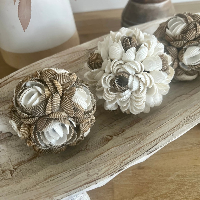 LULU BUNDLE : Wood Tray with Coastal Shell Balls