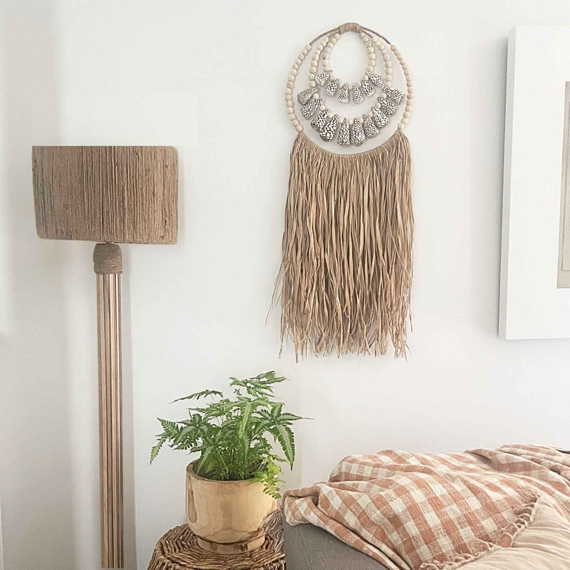TAHITI SANDS : Shell and Raffia Wall Hanging Decor